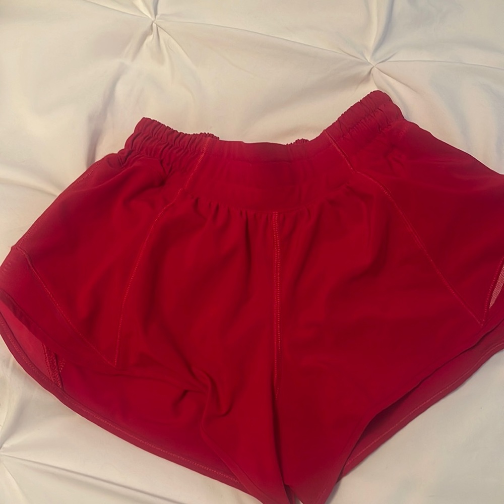 Lululemon Low Rise Hotty Hot shorts
